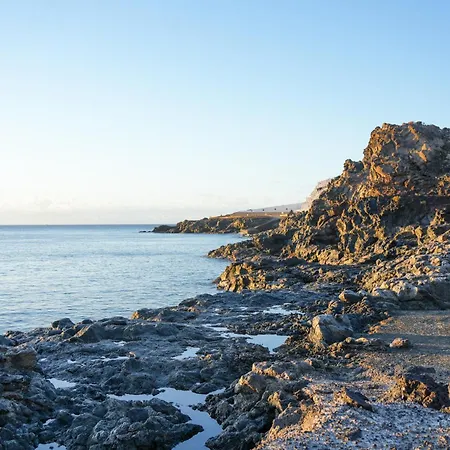 Caroline's Tropical Paradise Apartment